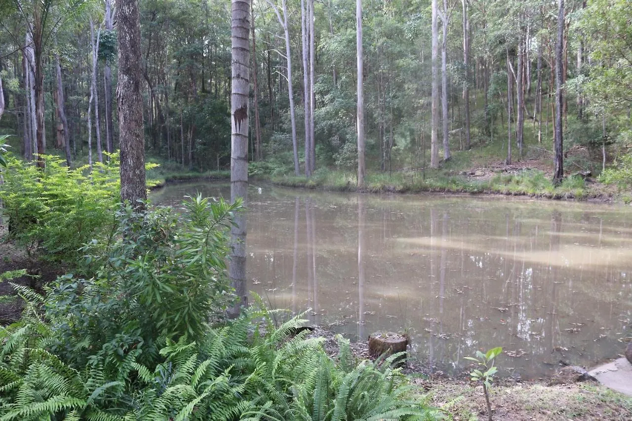 Chalet Lake View Chalet: Scenic Retreat Near Australia Zoo and Beaches Landsborough Australia