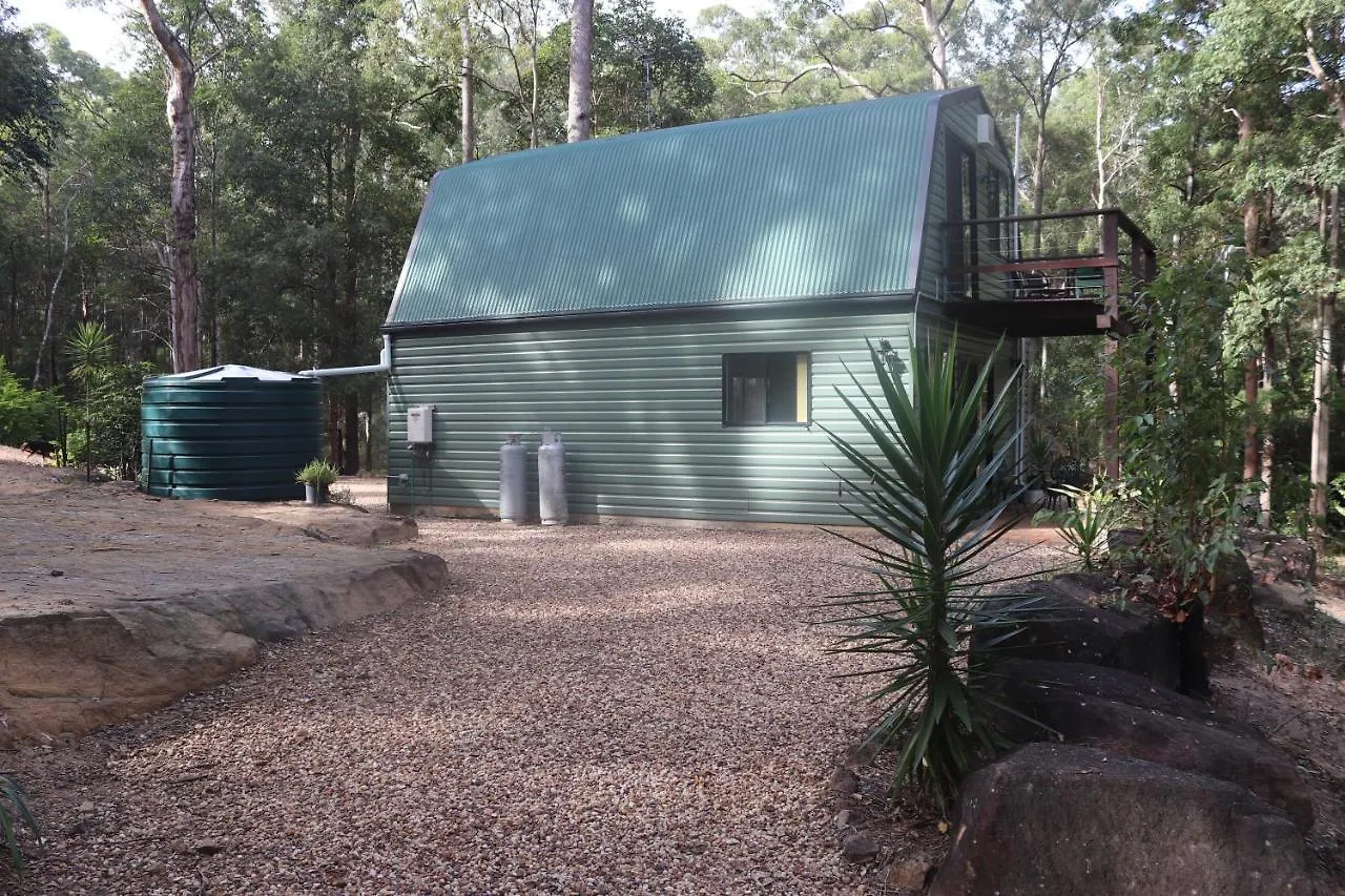 Chalet Lake View Chalet: Scenic Retreat Near Australia Zoo and Beaches Landsborough