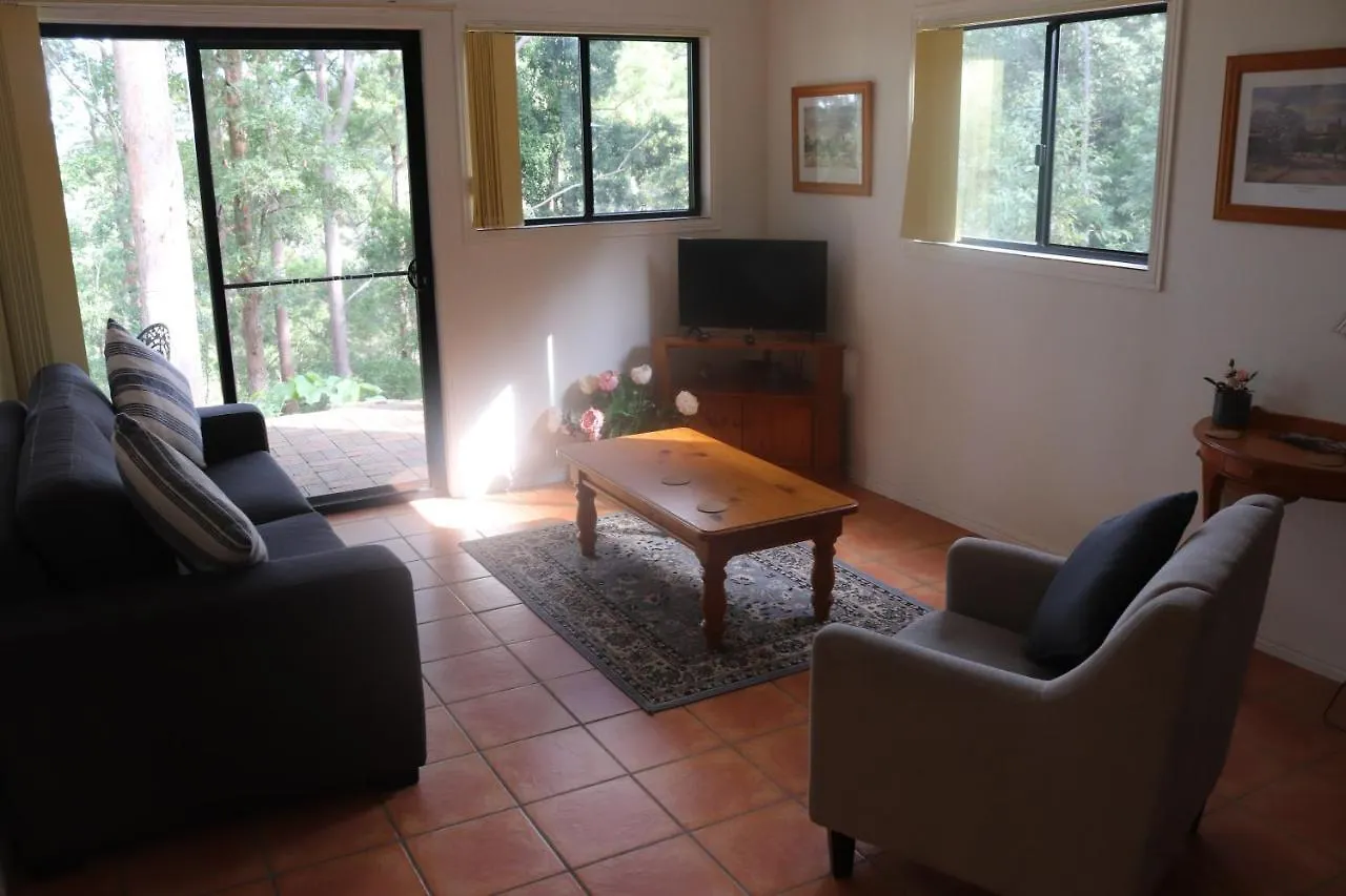 Lake View Chalet: Scenic Retreat Near Australia Zoo and Beaches Landsborough 0*,  Australia
